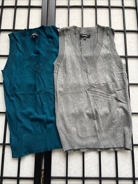 Express Women’s V-Neck Sweater Vest Teal and Gray